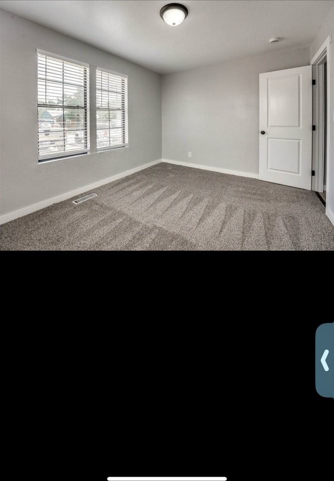1209 Ne 42nd St - Photo 4 of 14