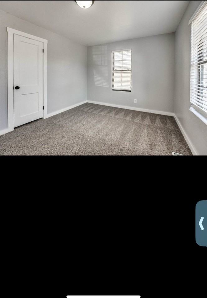 1209 Ne 42nd St - Photo 5 of 14