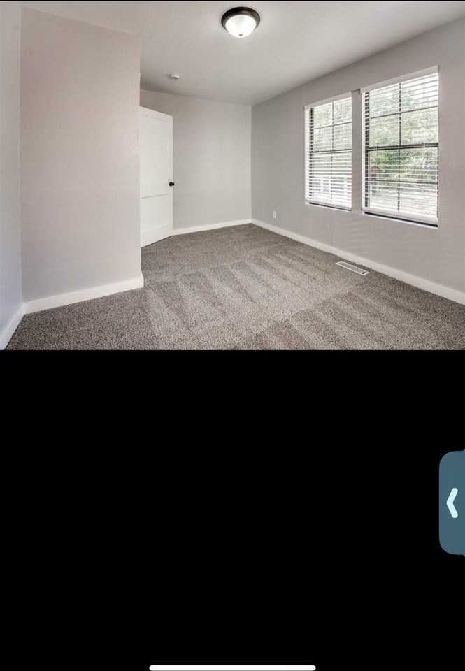 1209 Ne 42nd St - Photo 6 of 14
