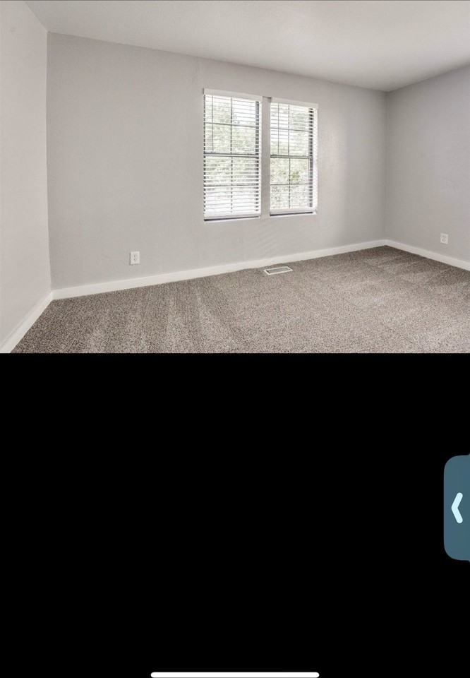 1209 Ne 42nd St - Photo 7 of 14