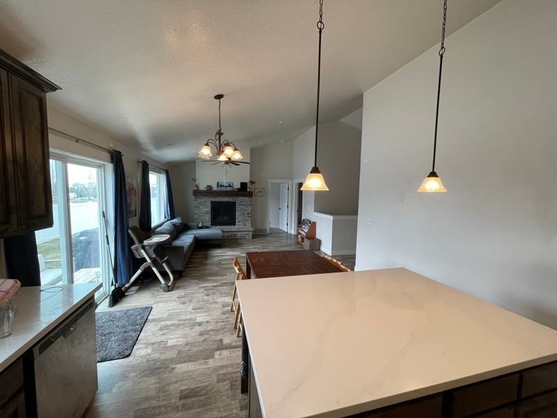 554 E Old Mill Dr - Photo 5 of 24