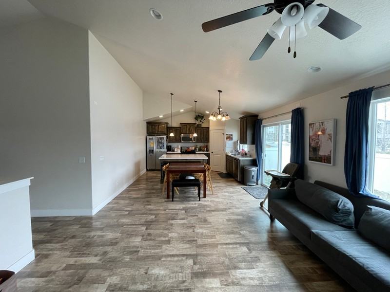 554 E Old Mill Dr - Photo 6 of 24