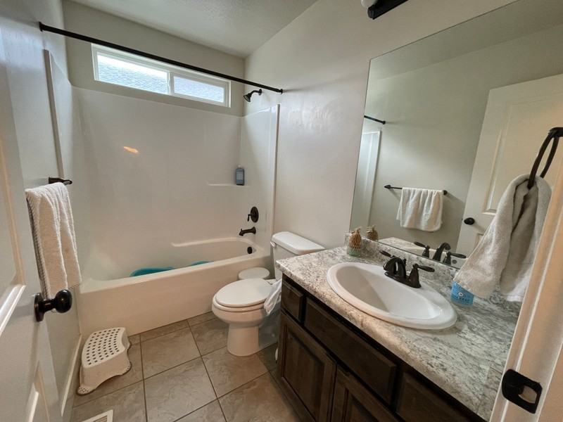554 E Old Mill Dr - Photo 7 of 24