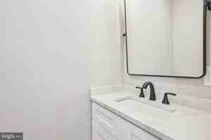 featured image of 914 S 54th St