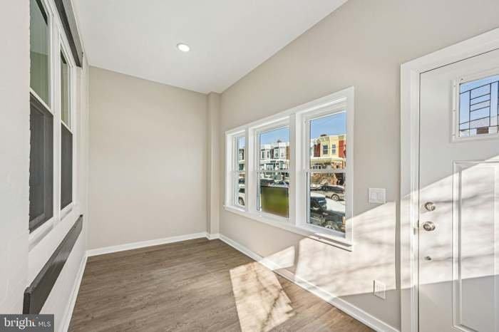 914 S 54th St - Photo 5 of 19