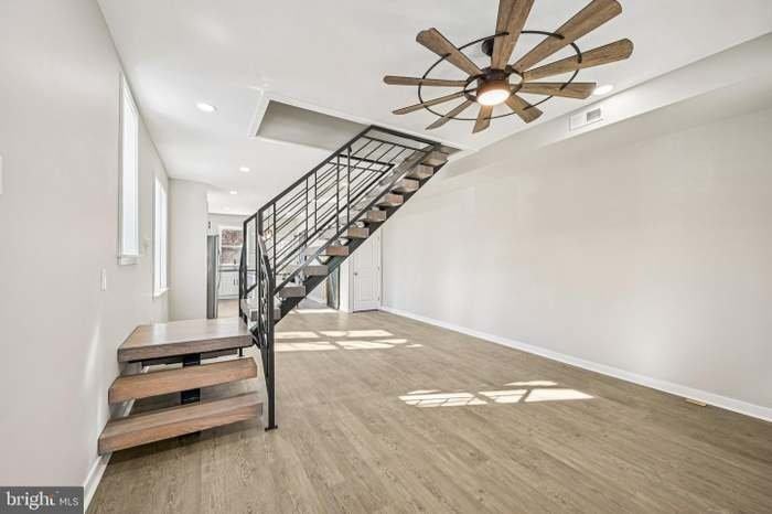 914 S 54th St - Photo 6 of 19