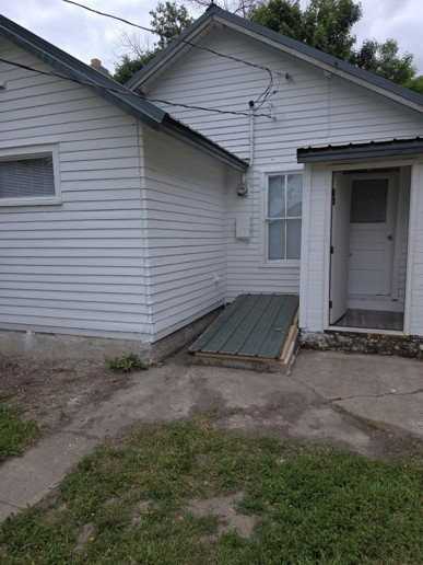 1035 2nd St - Photo 3 of 14