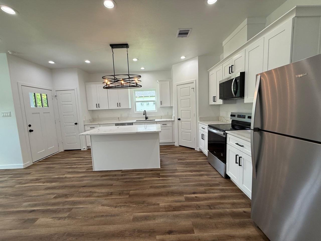104 Runnels St #B - Photo 2 of 13
