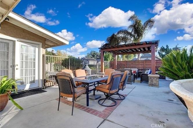 179 E Blue Mountain Way - Photo 2 of 50