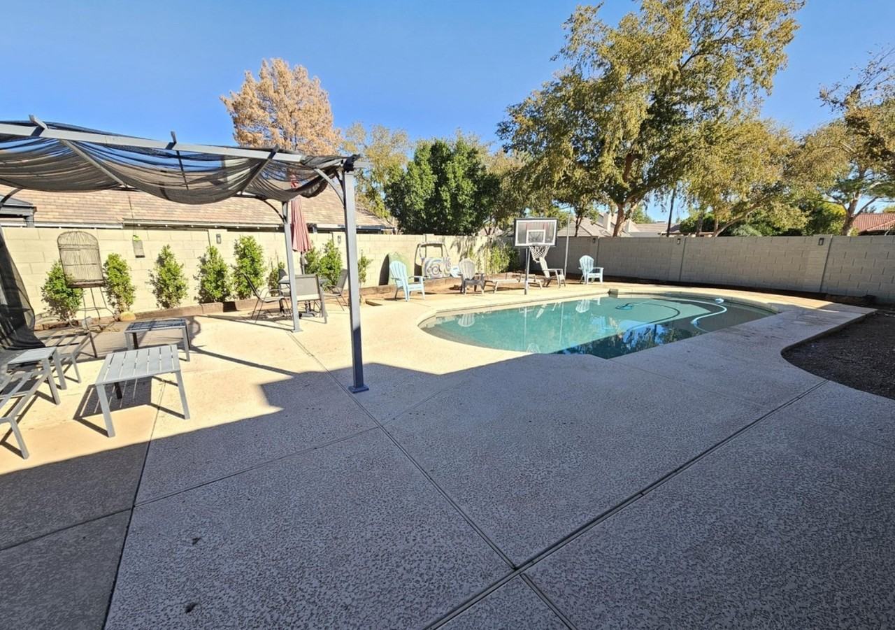 462 E Merrill Ave - Photo 5 of 15