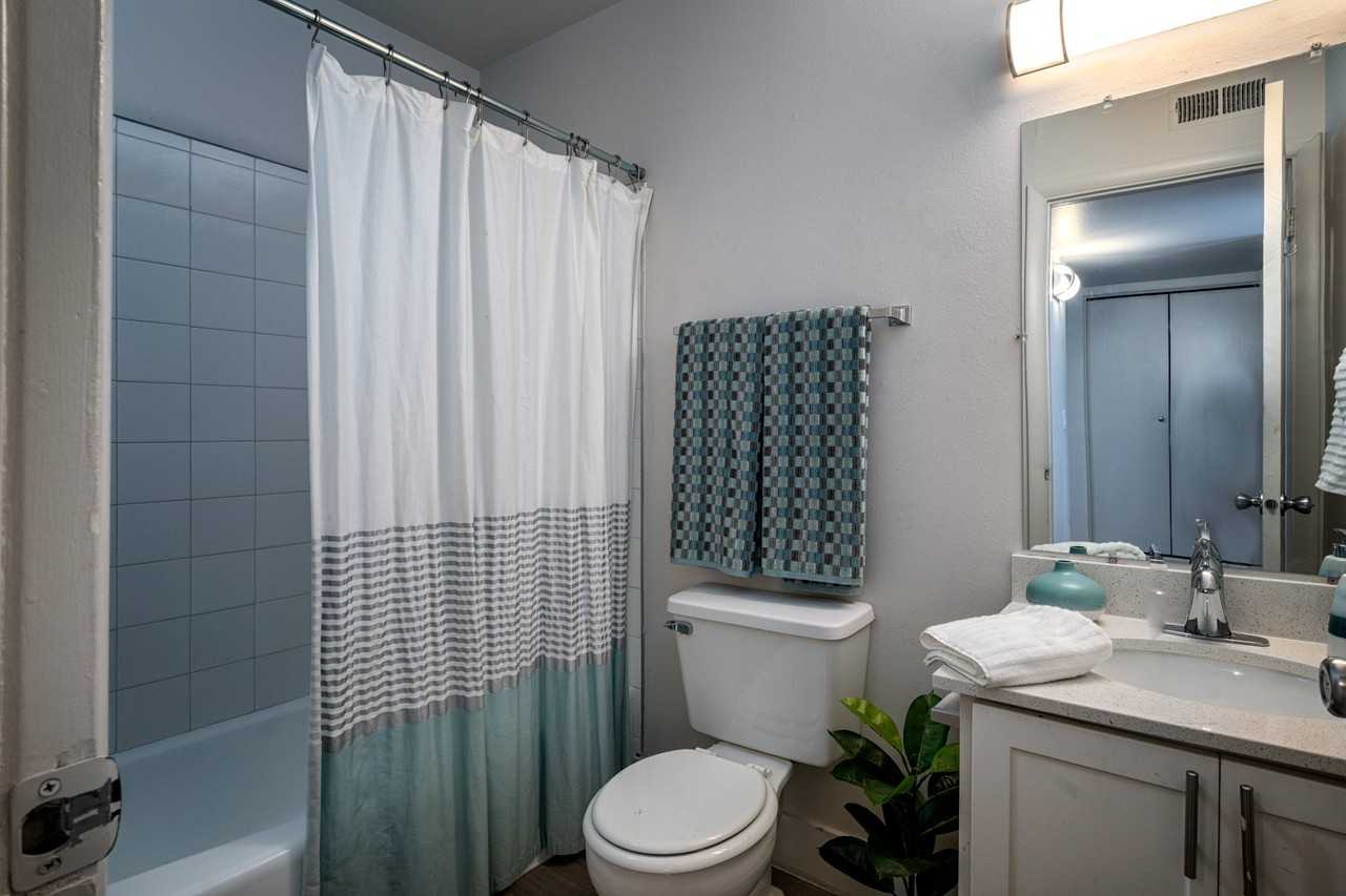 2457 S St #3 - Photo 7 of 8
