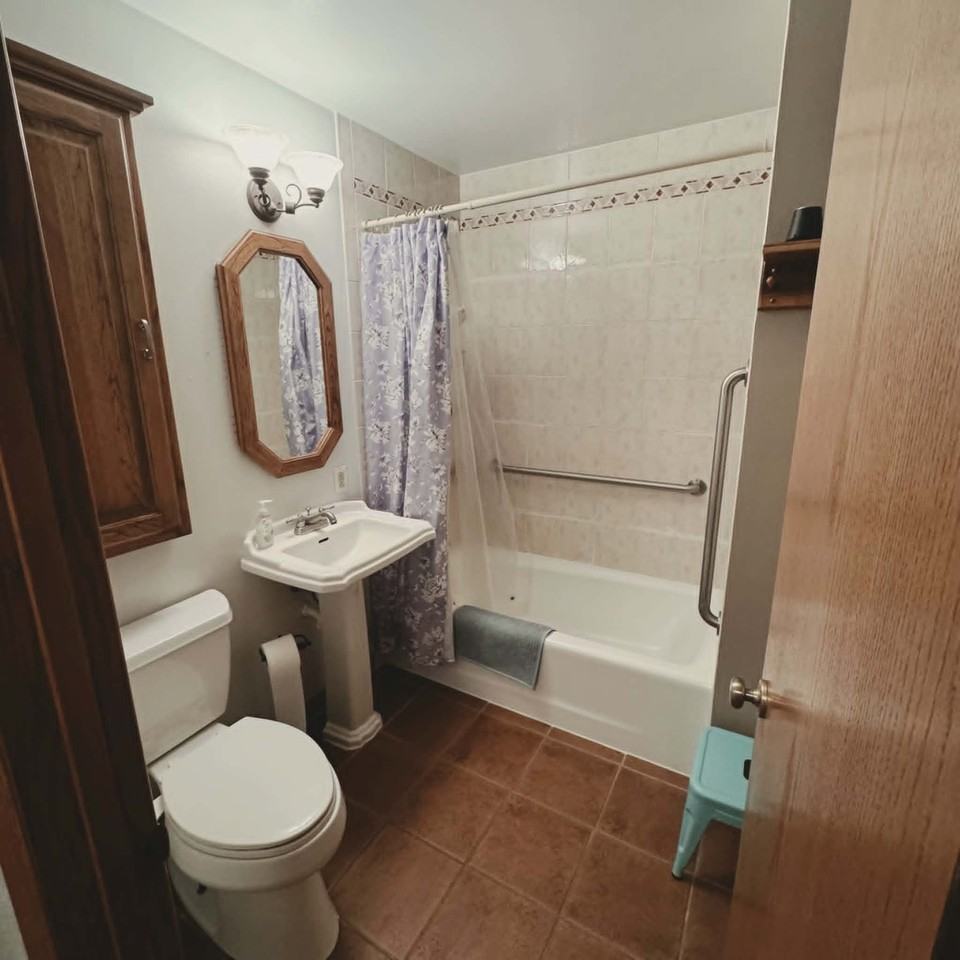 1920 Woodlawn Ave - Photo 5 of 6