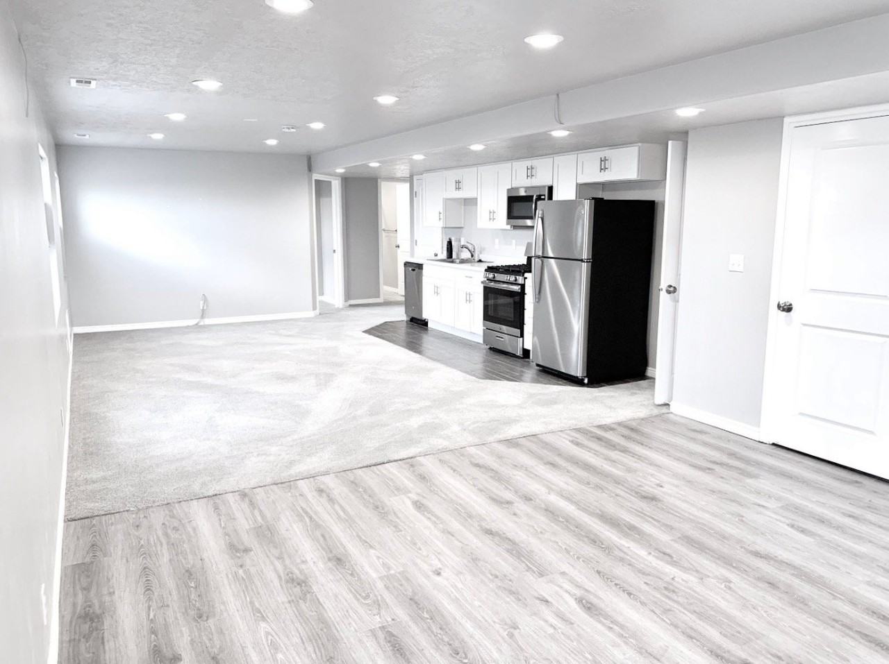 11400 Gateway Prkwy - Photo 2 of 11