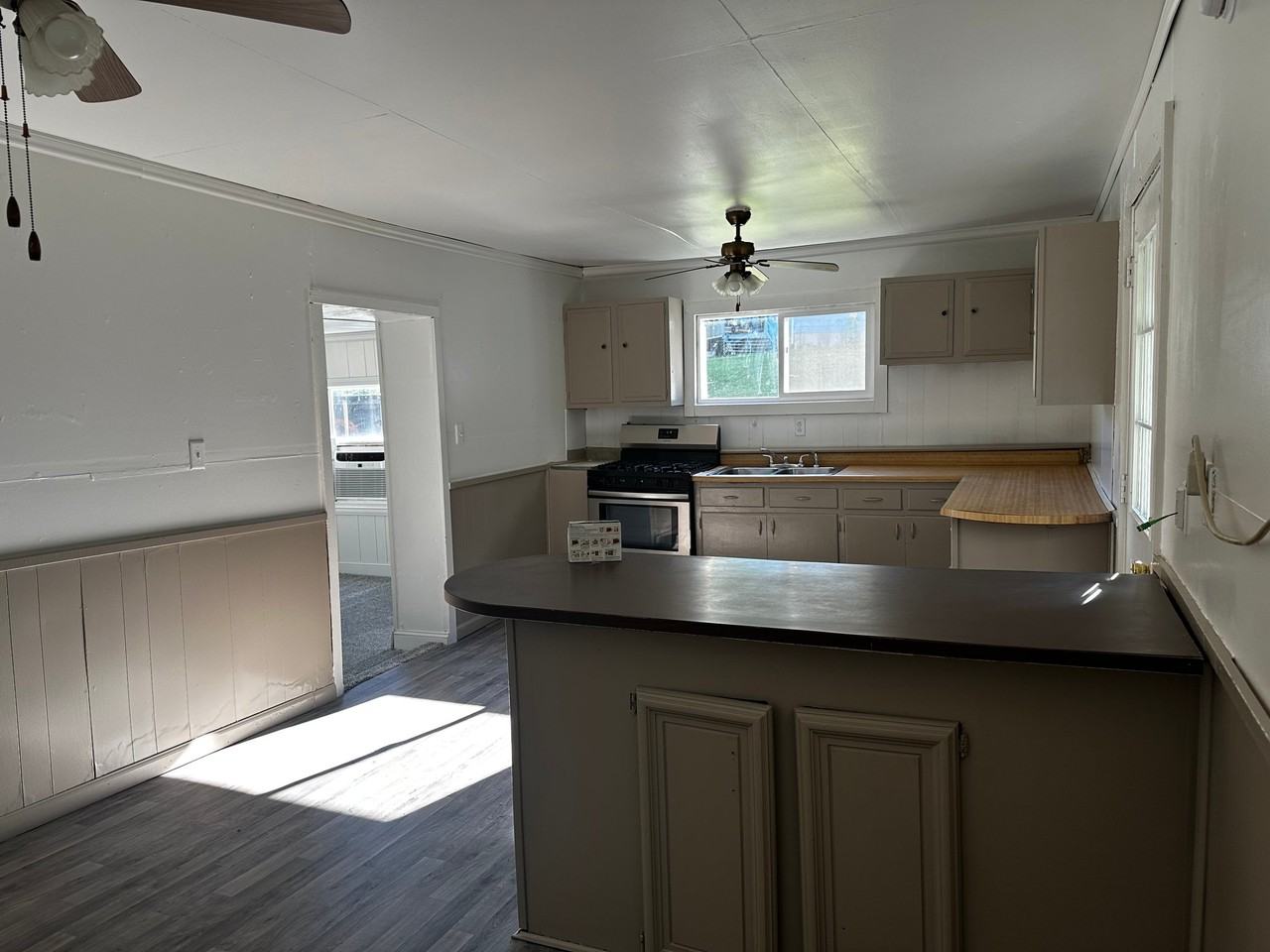 983 Laura Mae Dr - Photo 6 of 13