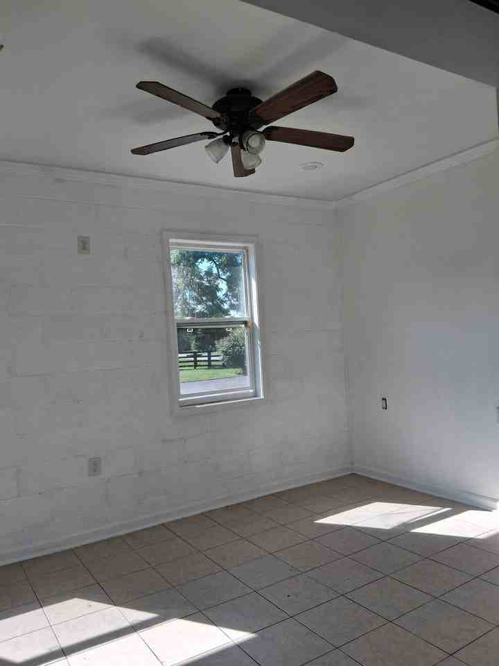 3256 Irvine Rd - Photo 3 of 8