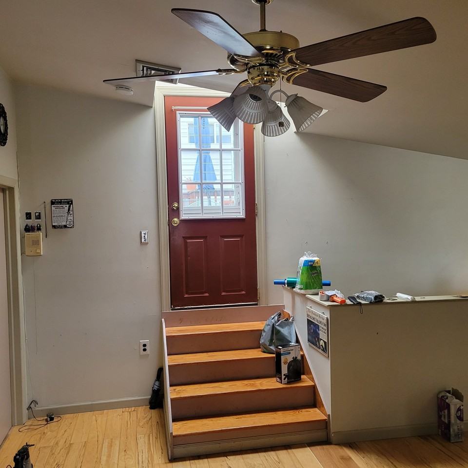 1207B Carpenter St #B - Photo 3 of 6