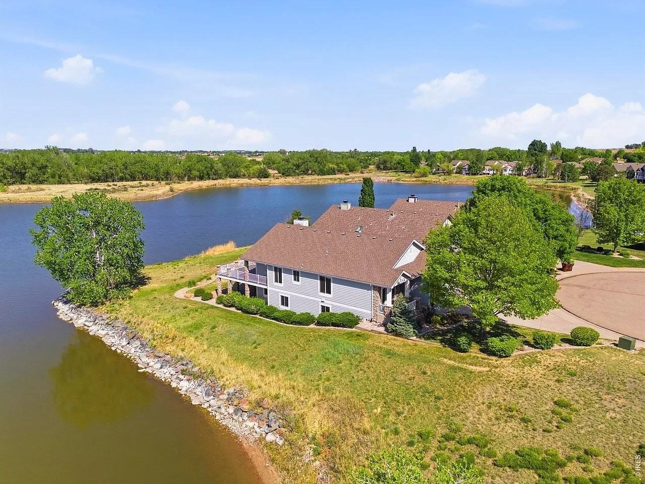 510 Lakeside Pl - Photo 5 of 20
