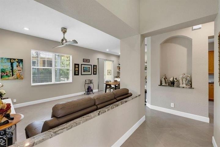 5812 Nw 119th Ter - Photo 3 of 8