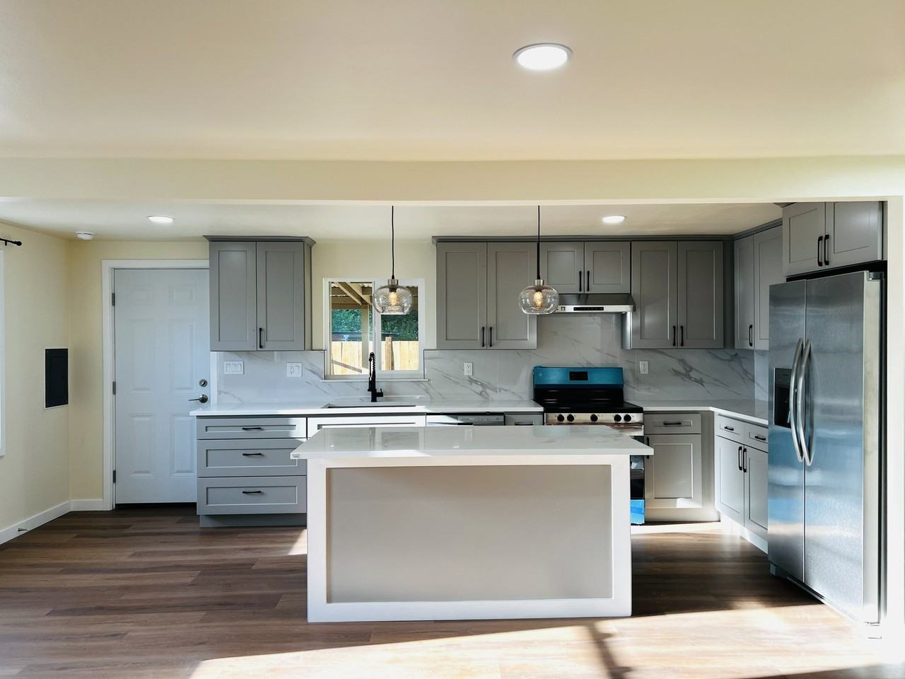 3404 Se 5th St - Photo 2 of 20