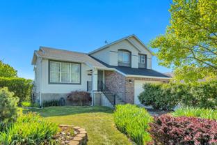 8847 S Mountain Vista Dr - Photo 1 of 1