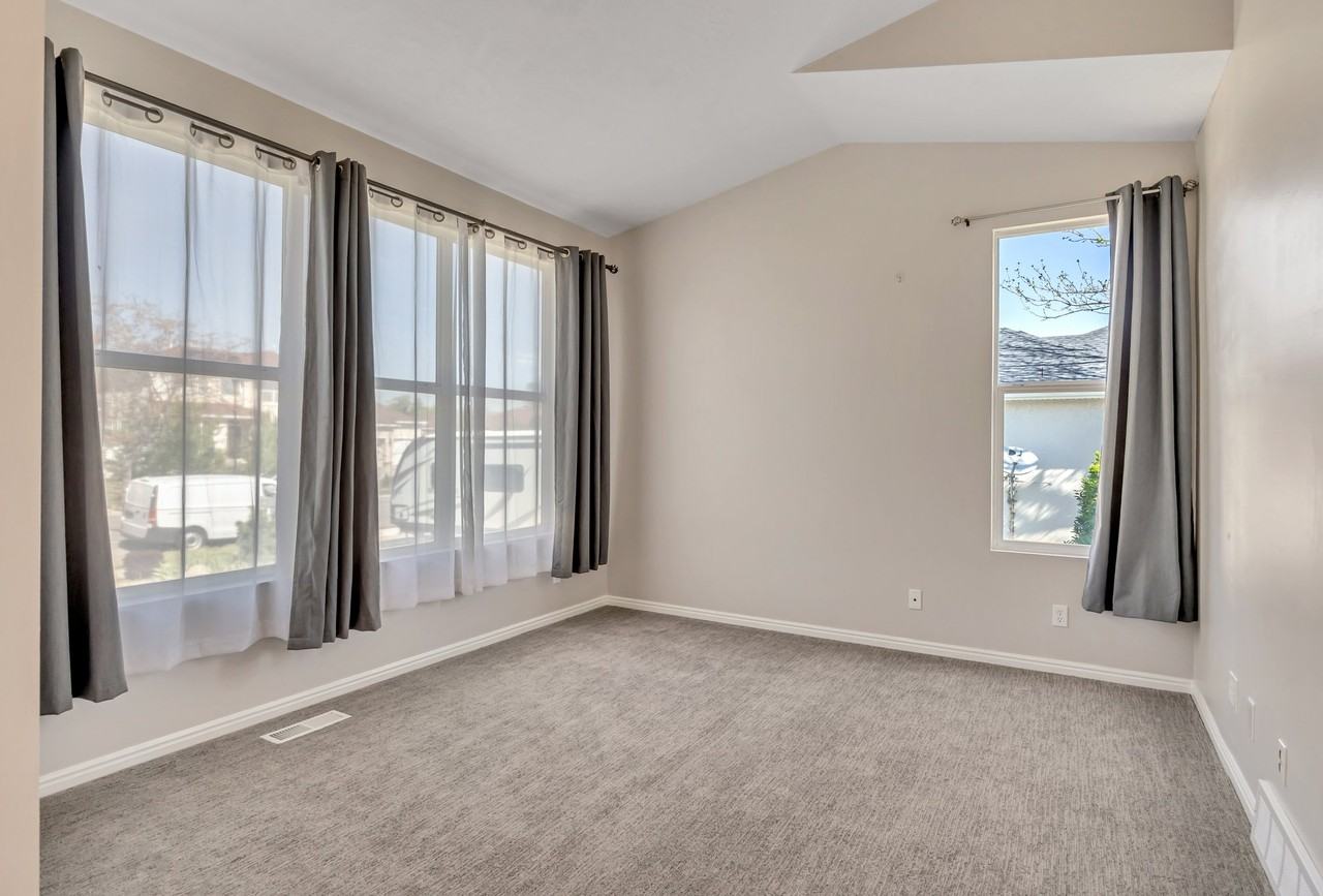 8847 S Mountain Vista Dr - Photo 4 of 20