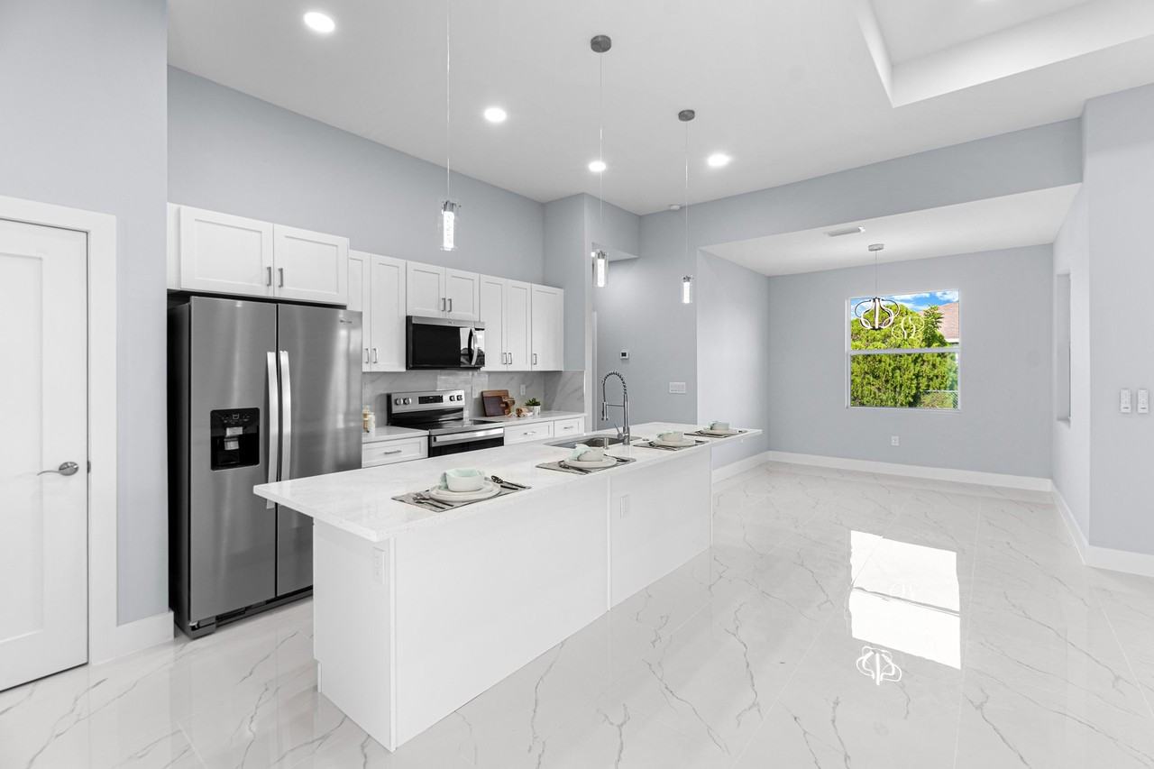435 Poplar St - Photo 4 of 13