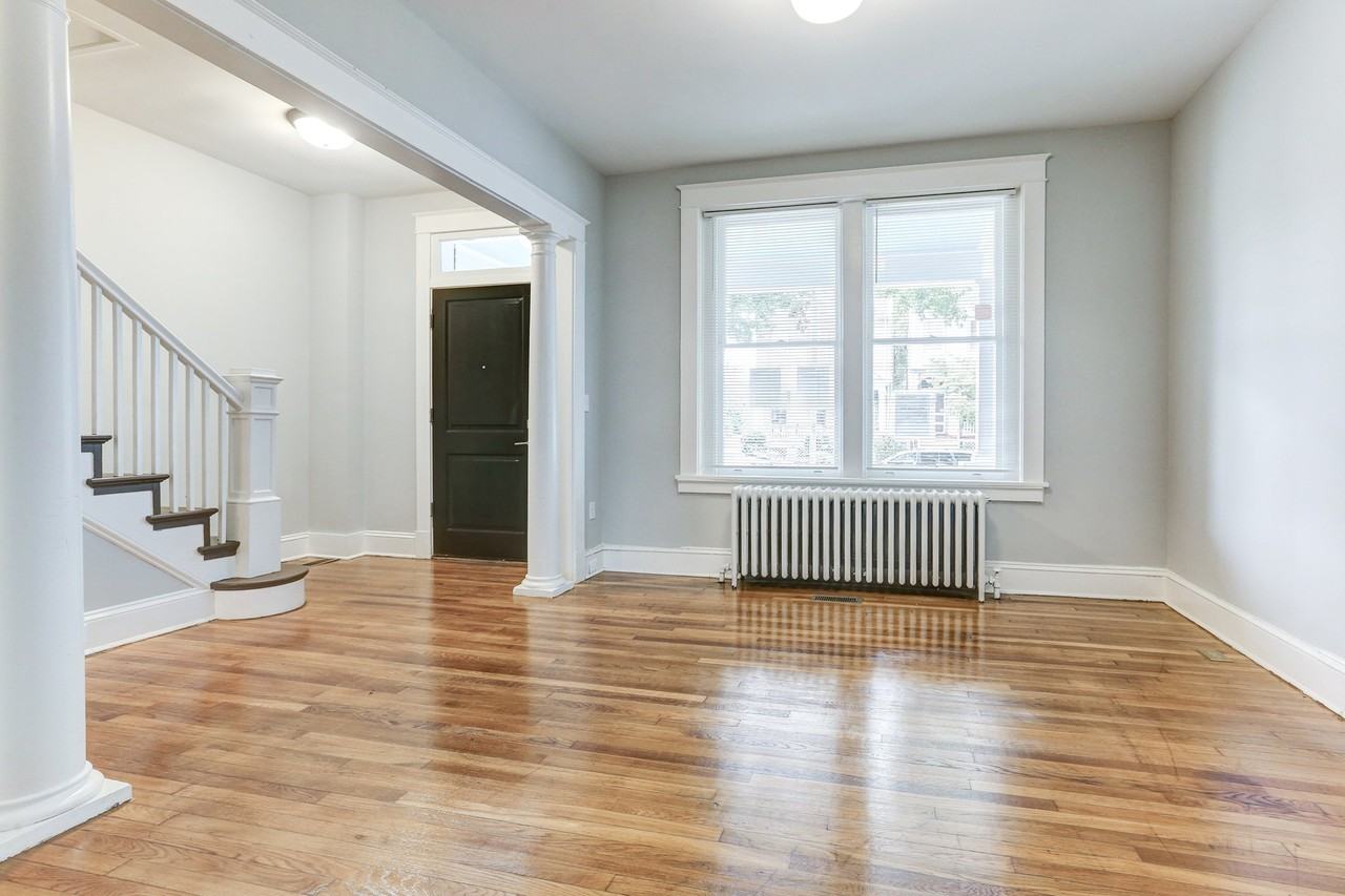 421 Chimborazo Blvd - Photo 3 of 20
