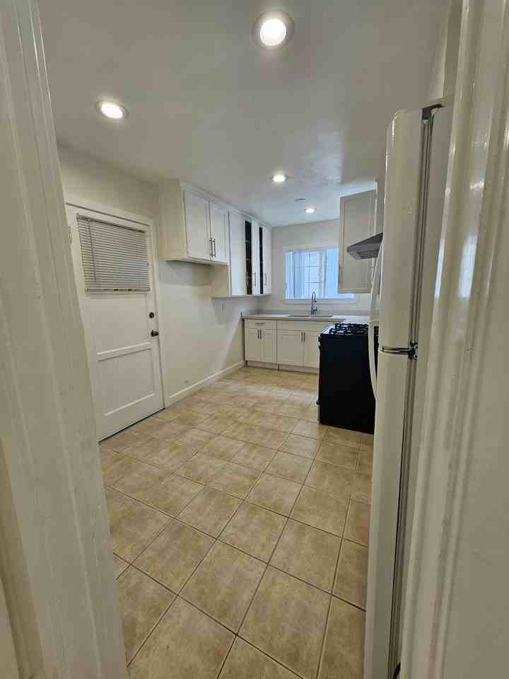 13011 Venice Blvd #NA - Photo 3 of 11