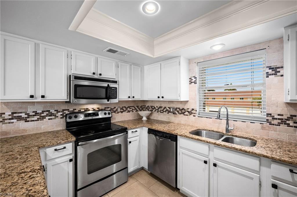 4213 Se 19th Ave #205 - Photo 4 of 10
