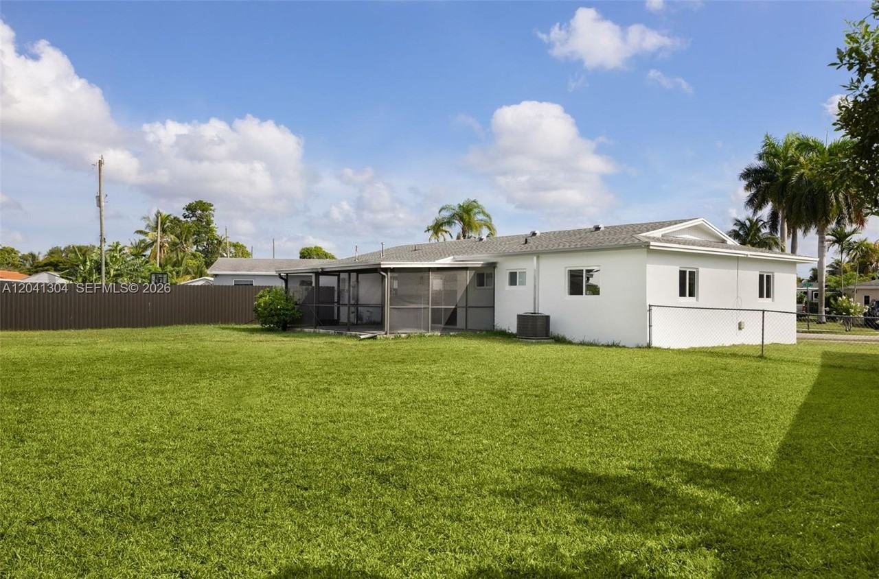 10340 Sw 157th St #NA - Photo 6 of 19