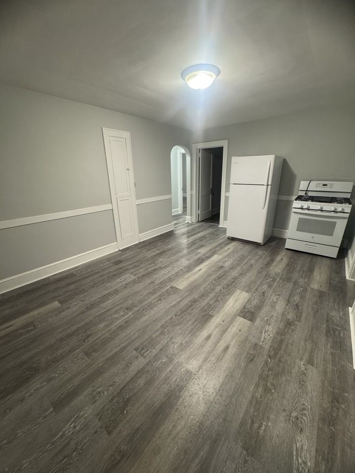 35 Rappallo Ave #2W - Photo 2 of 18