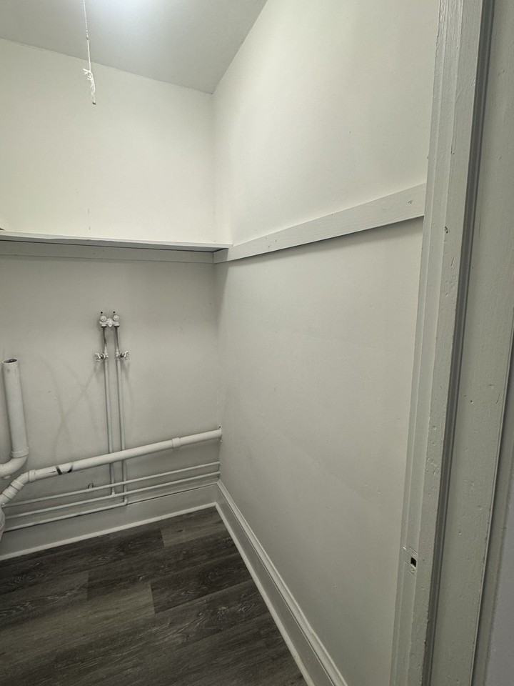 35 Rappallo Ave #2W - Photo 3 of 18