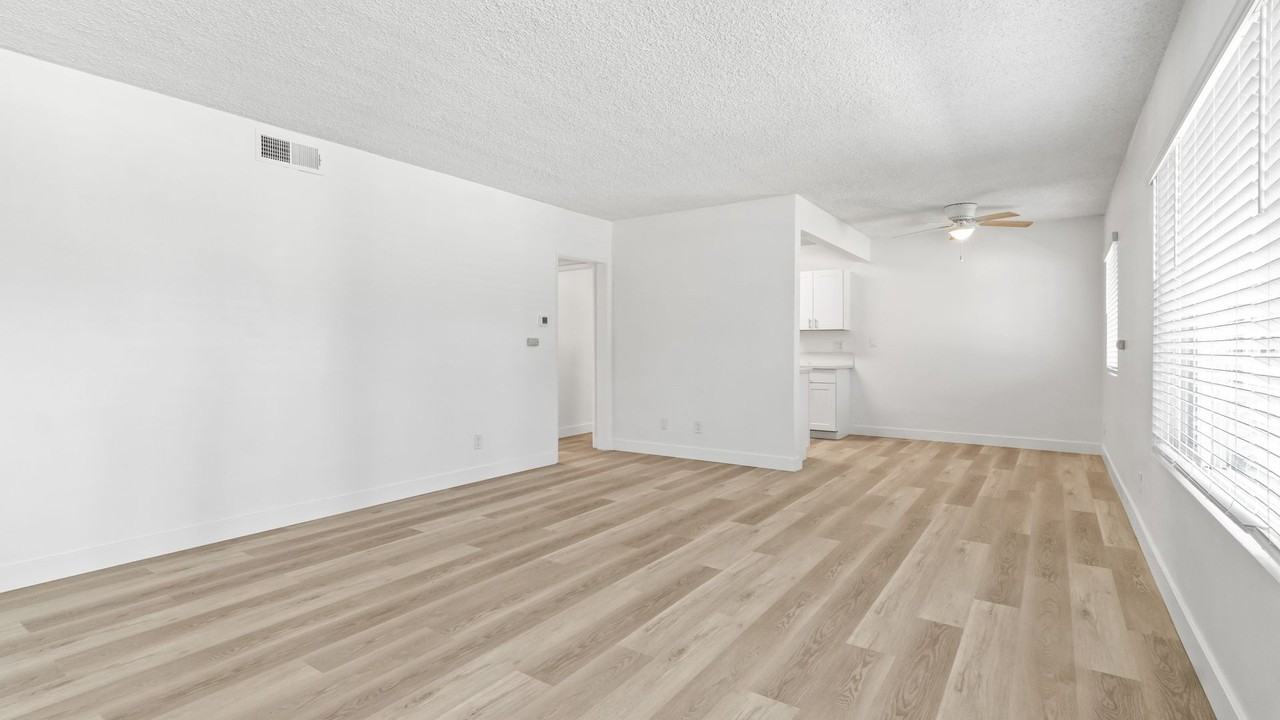 Stoneybrook Apartments - Photo 5 of 30