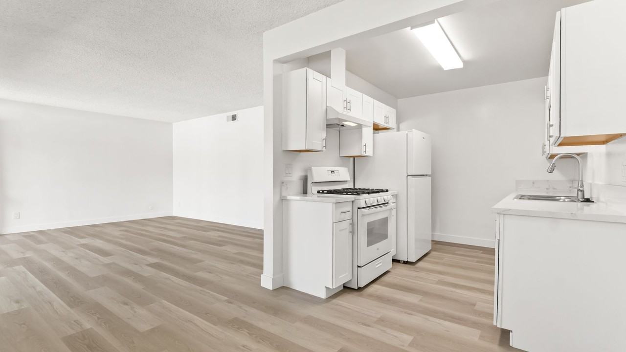 Stoneybrook Apartments - Photo 6 of 30