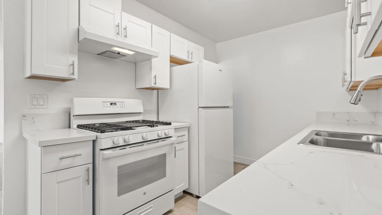 Stoneybrook Apartments - Photo 7 of 30