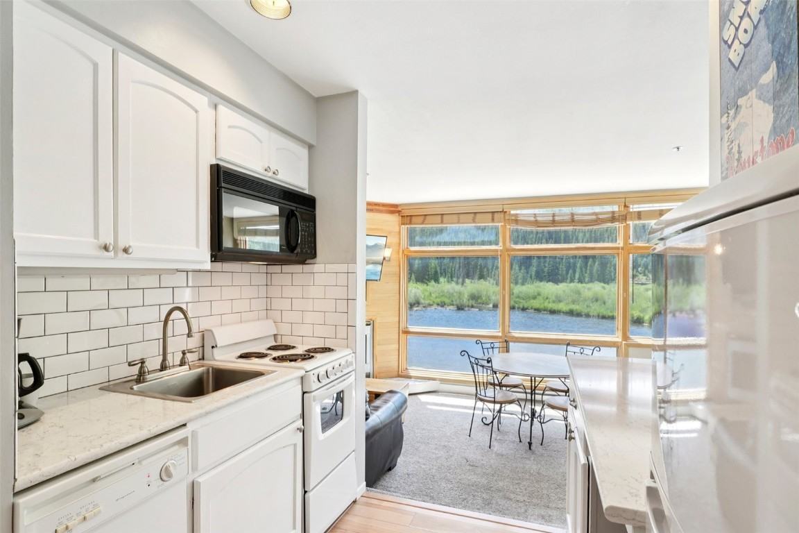 24 River Run Rd - Photo 5 of 15