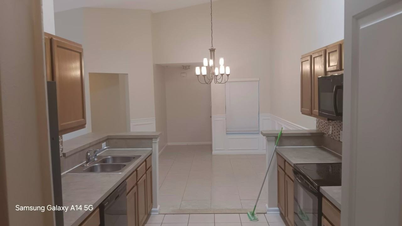 5200 Playpen Dr #14 - Photo 2 of 5