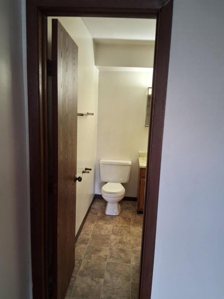1325 Trade Sq W #4 - Photo 4 of 13