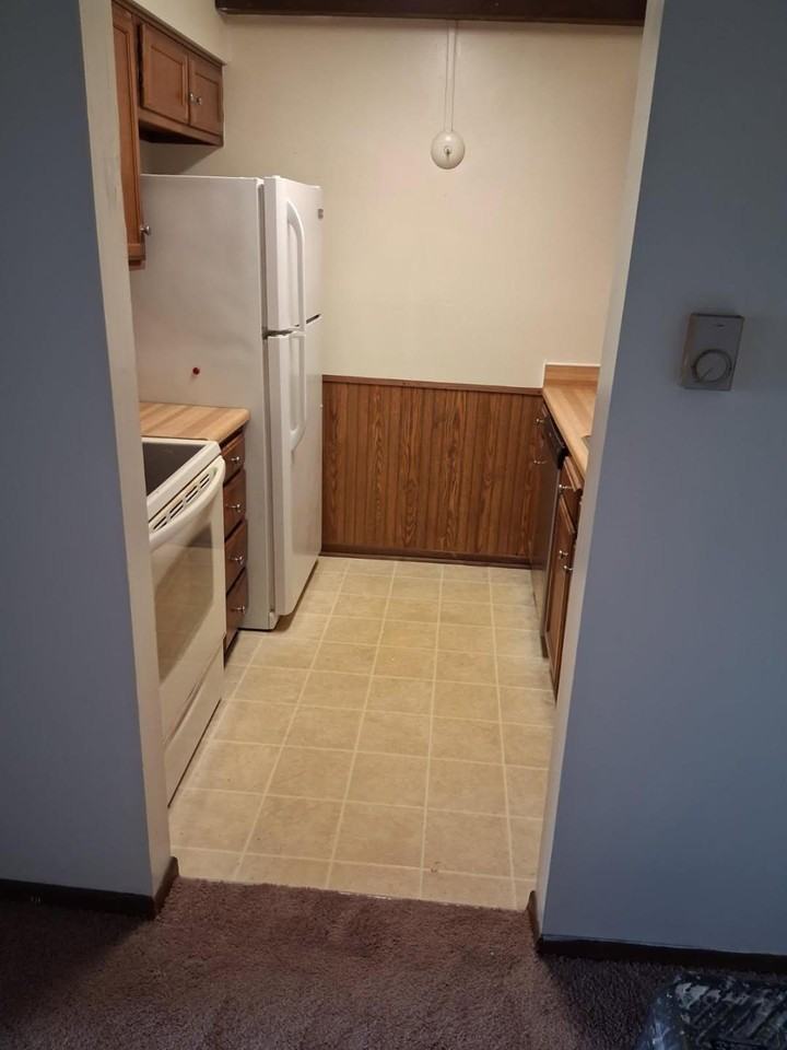 1325 Trade Sq W #4 - Photo 5 of 13