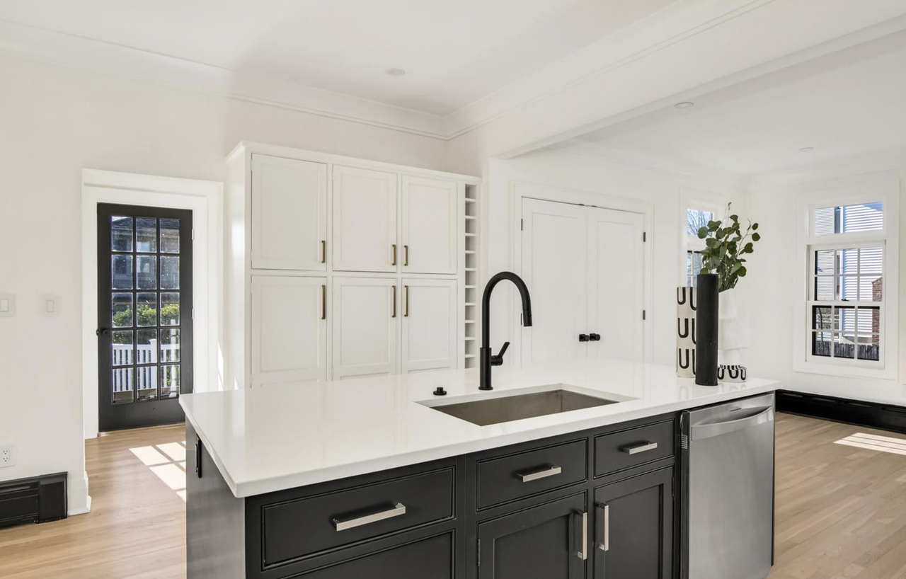 23 Lincoln Ave #NA - Photo 3 of 21