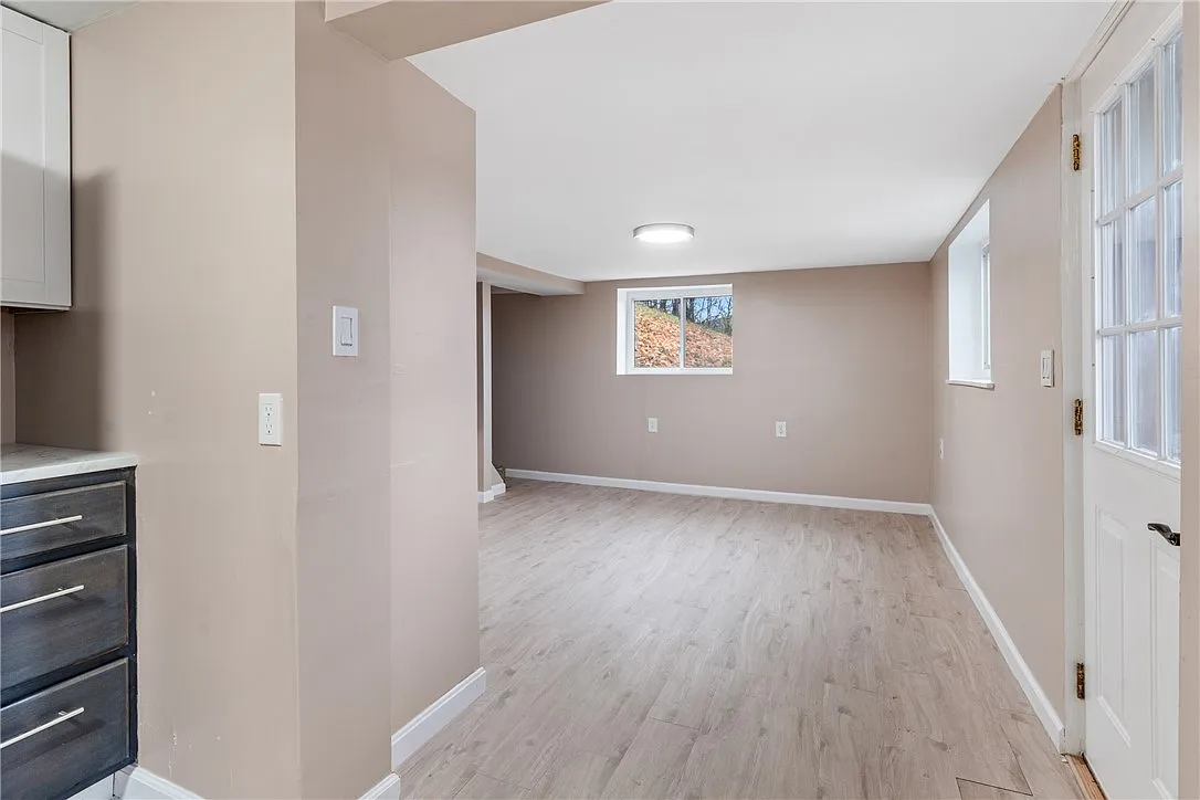 125 Liberty St #NA - Photo 7 of 25