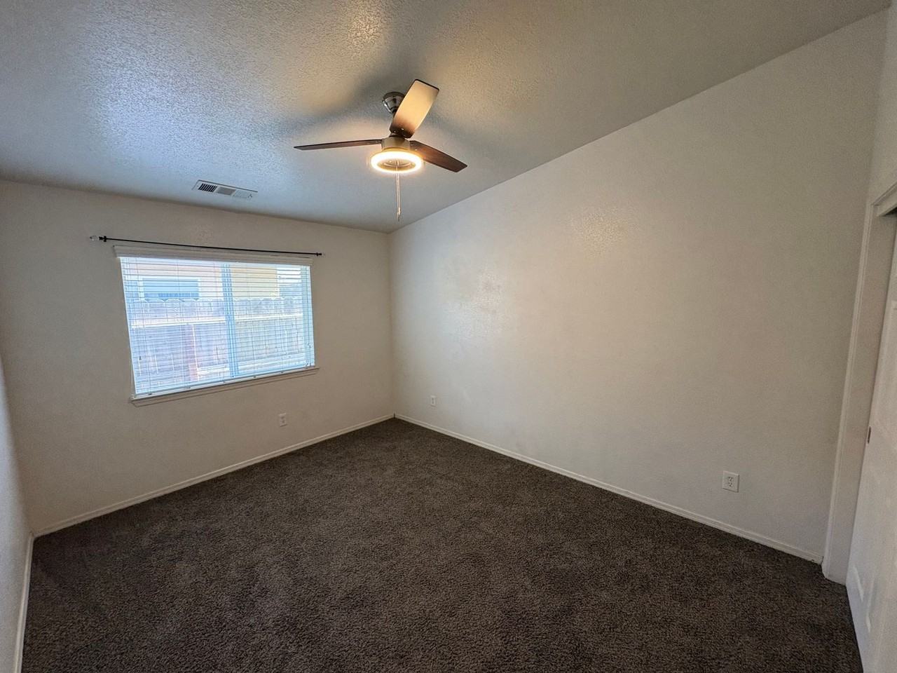 1040 N Sumter Ct - Photo 5 of 43