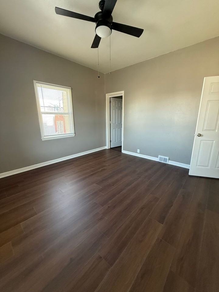 601 N Main St - Photo 2 of 5