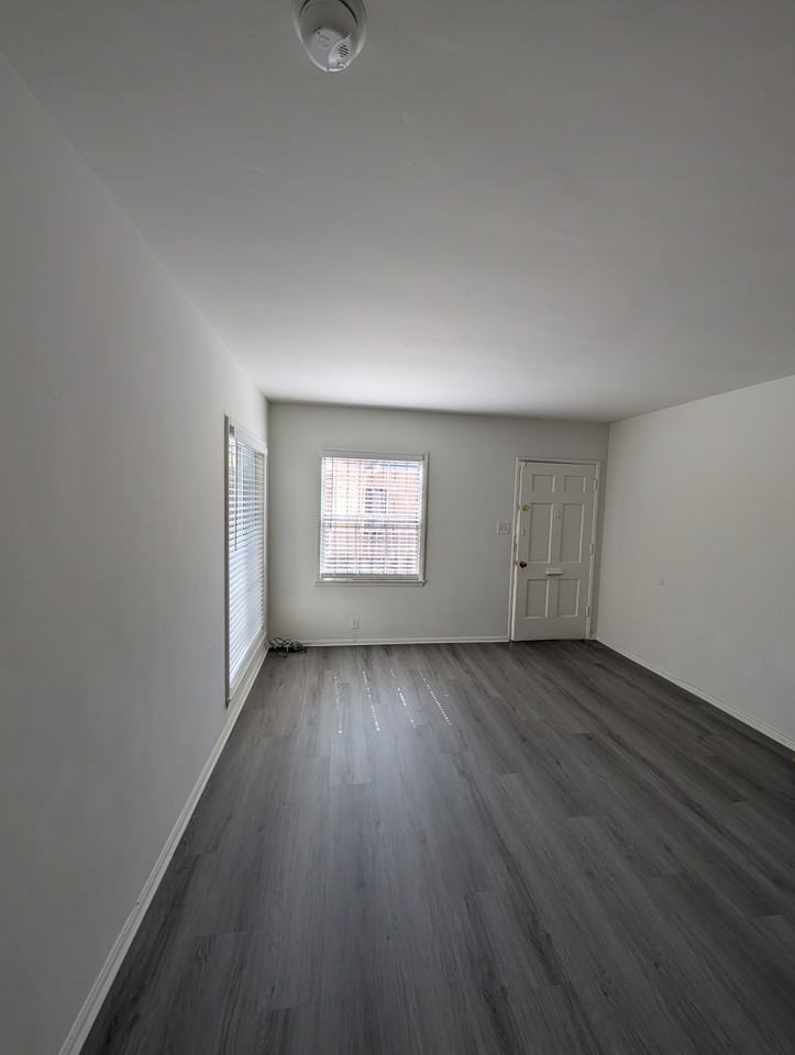 2183 W 27th St #2183 - Photo 3 of 19