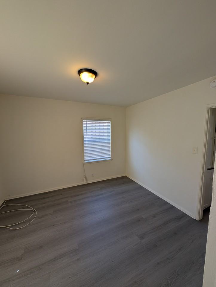 2183 W 27th St #2183 - Photo 6 of 19