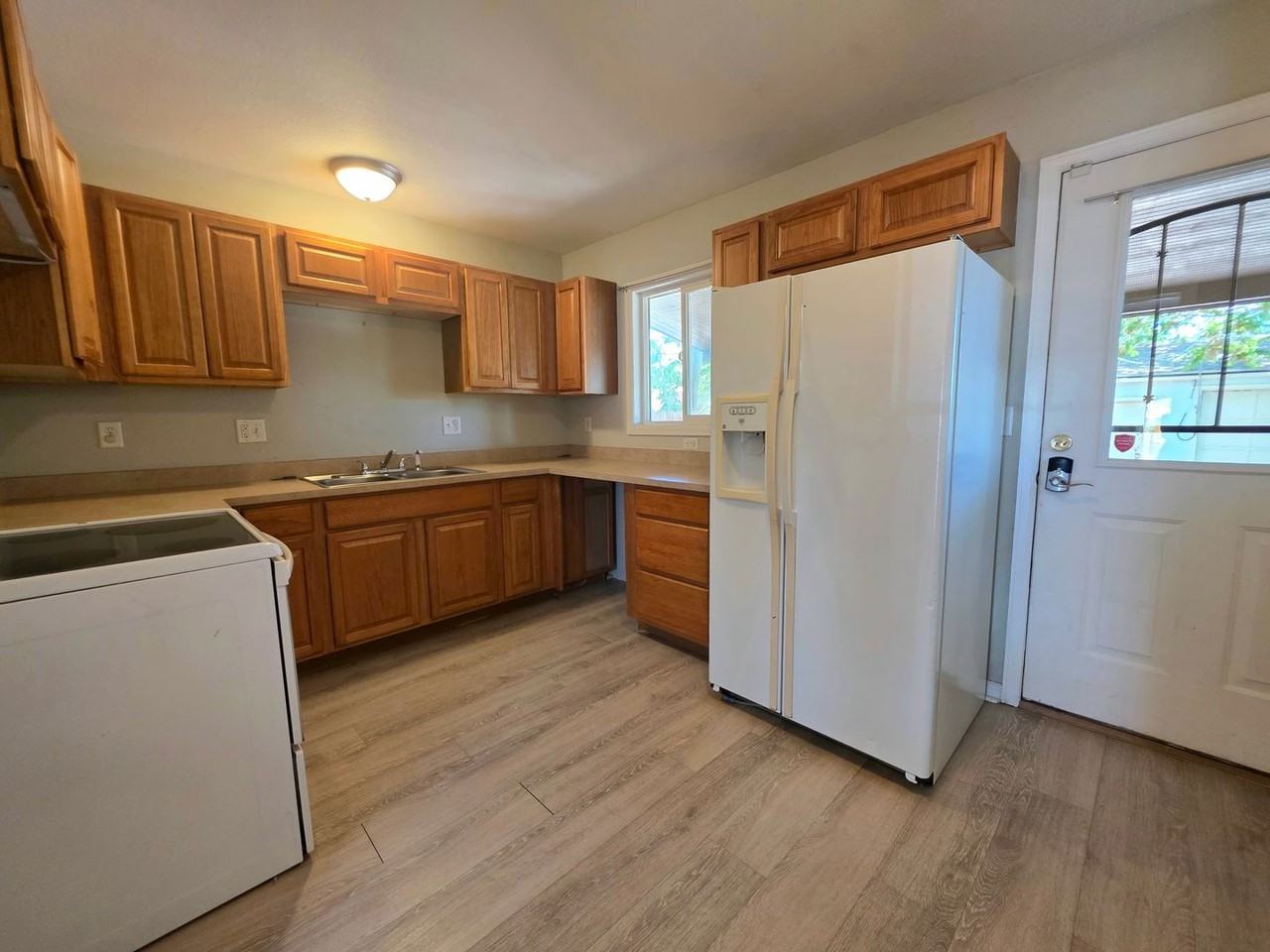 1234 Pine St - Photo 3 of 9