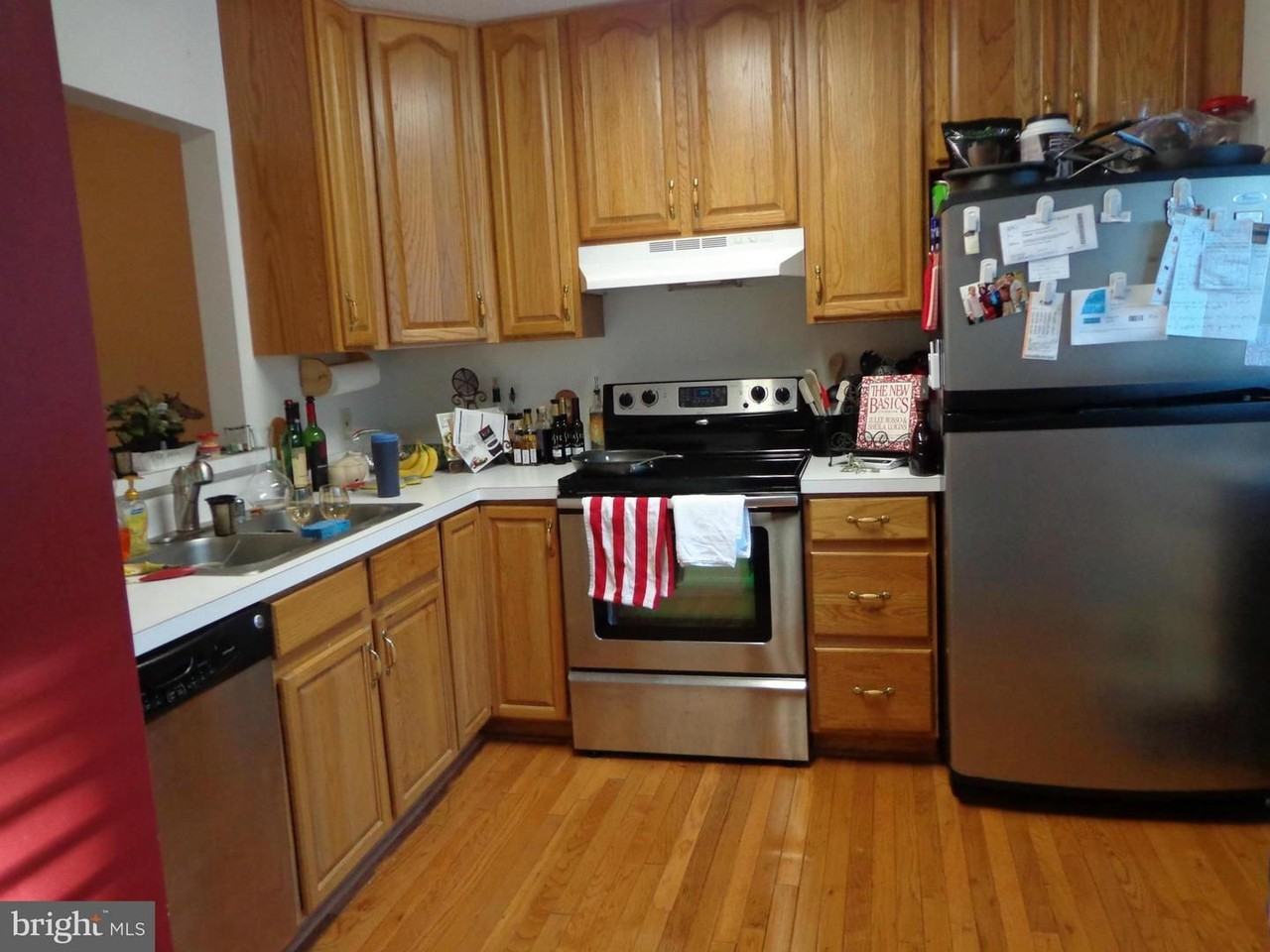 413 Lakeview Ct - Photo 2 of 3