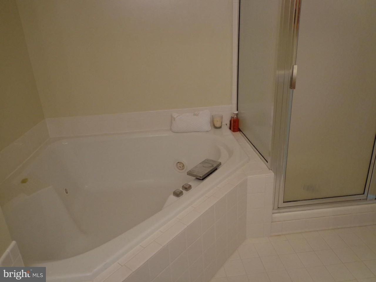 413 Lakeview Ct - Photo 3 of 3