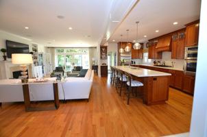 featured image of 135 E Ave
