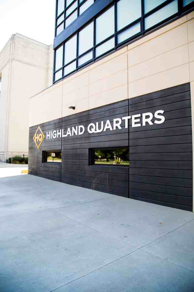 Highland Quarters - Photo 2 of 43